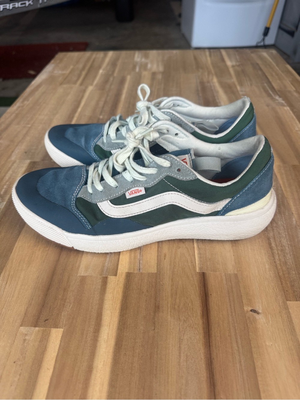 Vans Low Top Sneakers in Teal, Forest Green & White